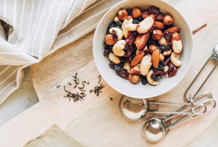 The One Snack You Should Eat Daily For Thyroid Health (According To A Hormone Doctor)